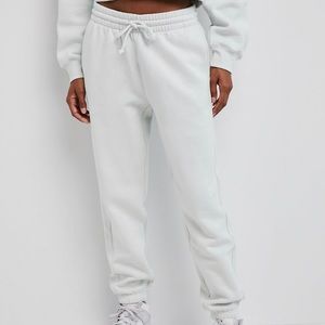 Aritzia TNA cozy fleece boyfriend sweatpants, white